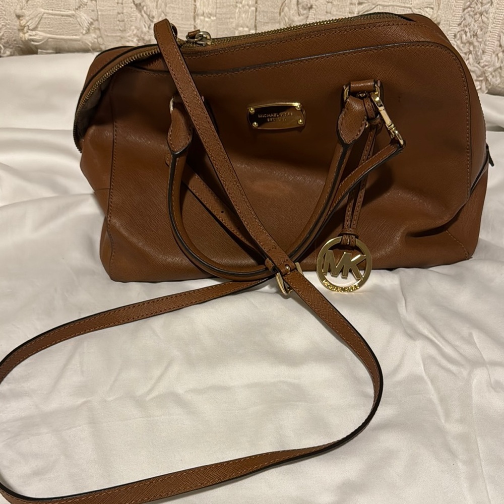 Michael Kors Saffiano Latge Handbag